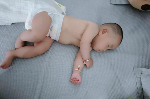 商水六个月宝宝眼睛散光